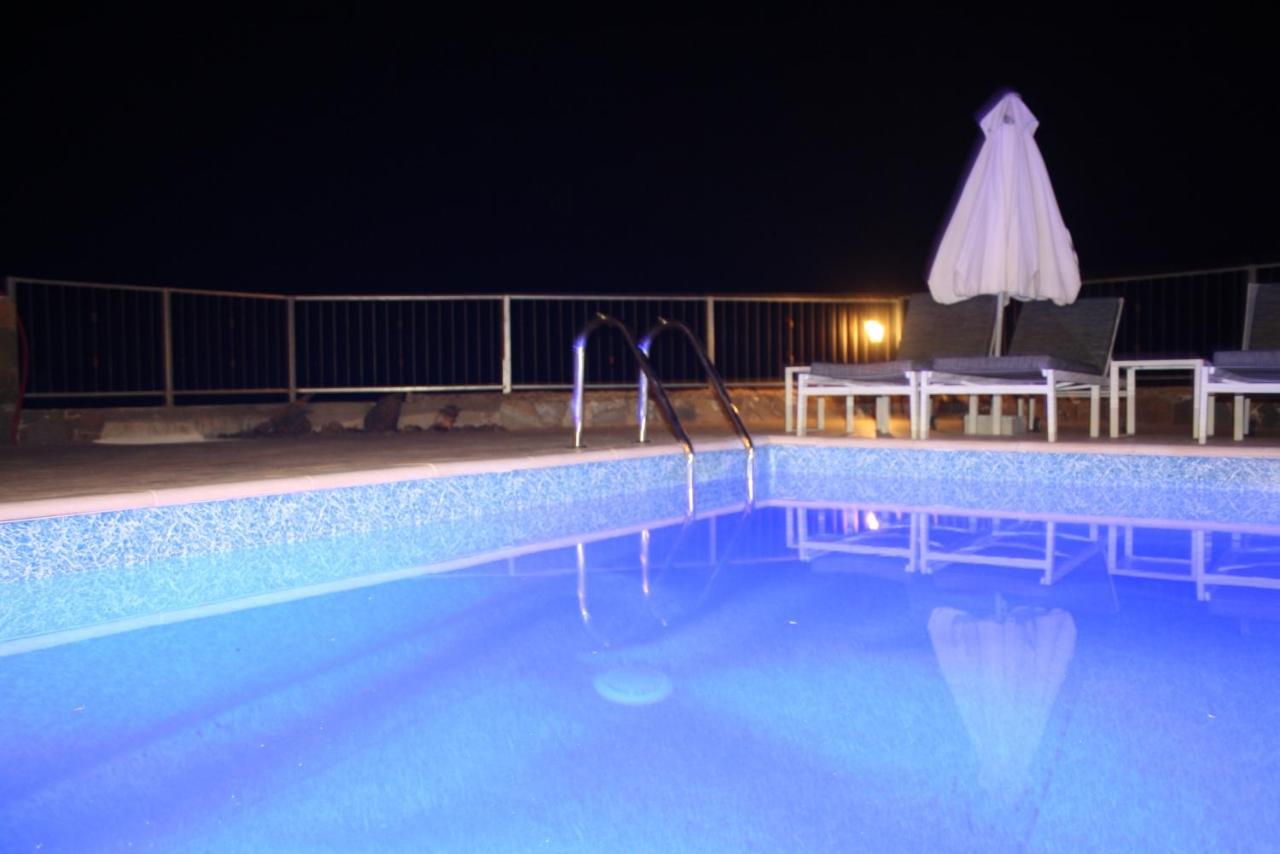 Holiday Apartments,Polynikis Sea-Cret, Pachyammos エクステリア 写真