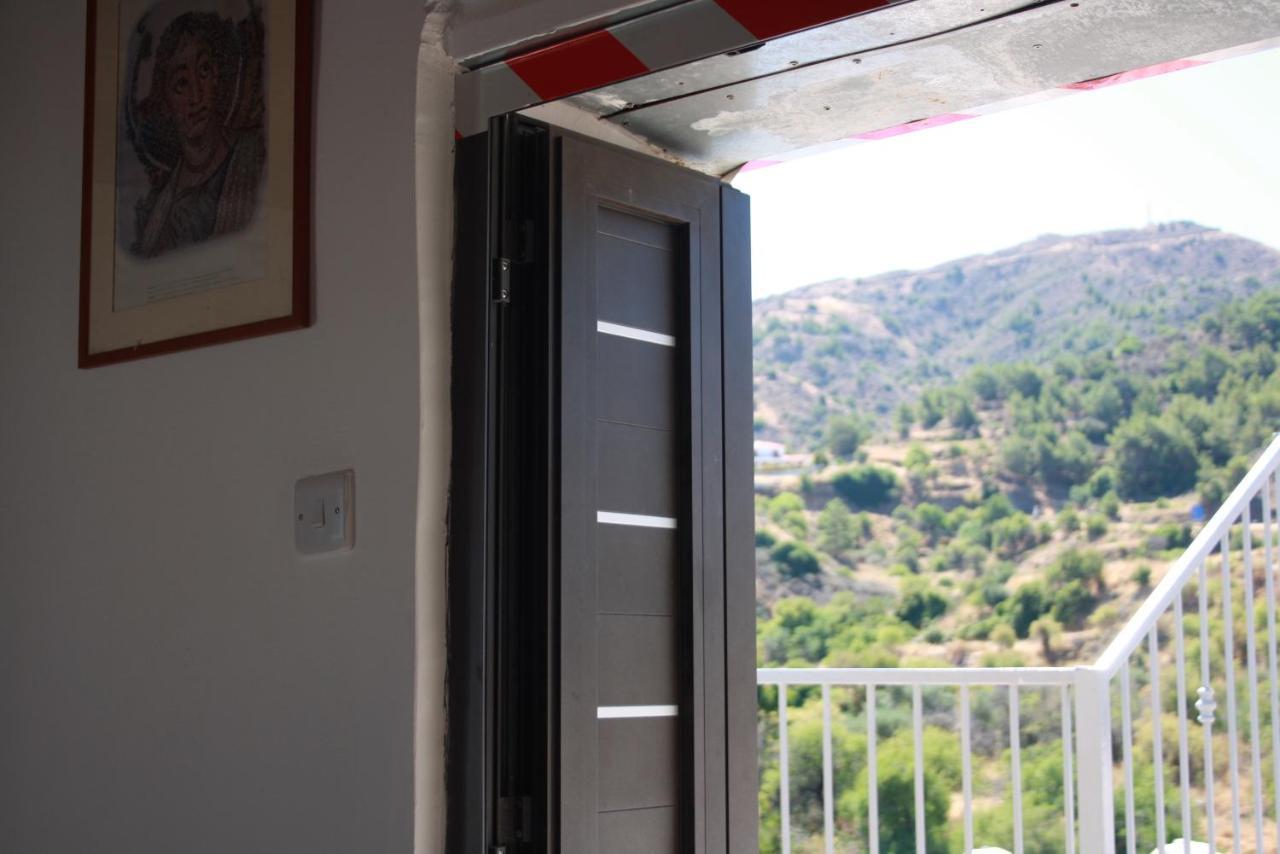 Holiday Apartments,Polynikis Sea-Cret, Pachyammos エクステリア 写真